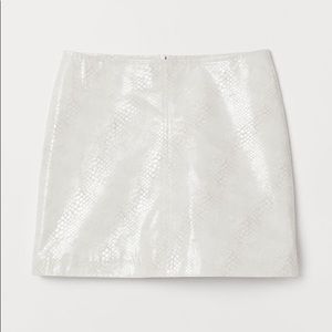 H&M Snakeskin-patterned skirt
